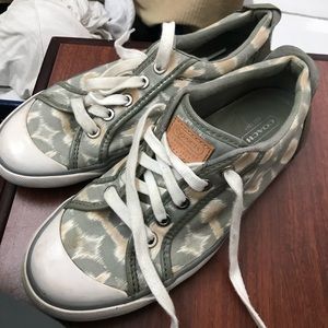 Coach Barrett women’s shoes size 7.  Used. No box.